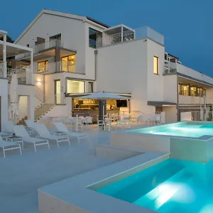  Apartment Zlatni Zalaz,apartments,supetarska Draga